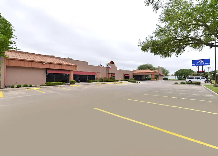 Hotels with pool Americas Best Value Inn And Suites Victoria