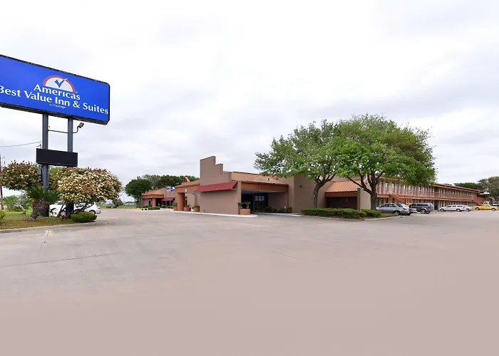 Hotels with pool Americas Best Value Inn And Suites Victoria
